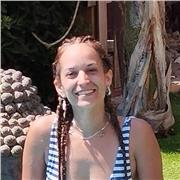 Periodista, ilustradora y arteterapeuta con más de 5 años de experiencia con niños